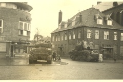 pag.098 - Sherman tanks (Firefly)